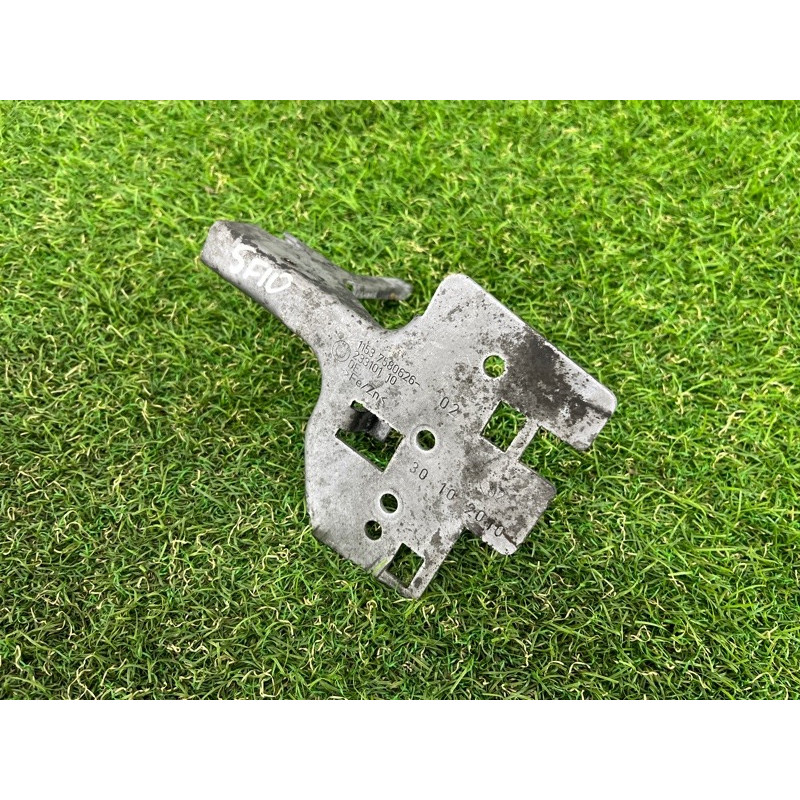 Кронштейн термостата (кронштейны двигателя) BMW 5-series F10 2011 3.0 11537580626