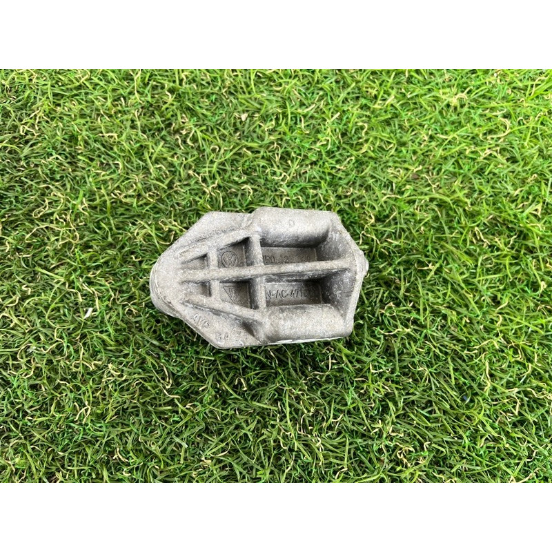 Крепление радиатора (кузов и элементы) Volkswagen Touareg FL 2015 3.6 7P0121079