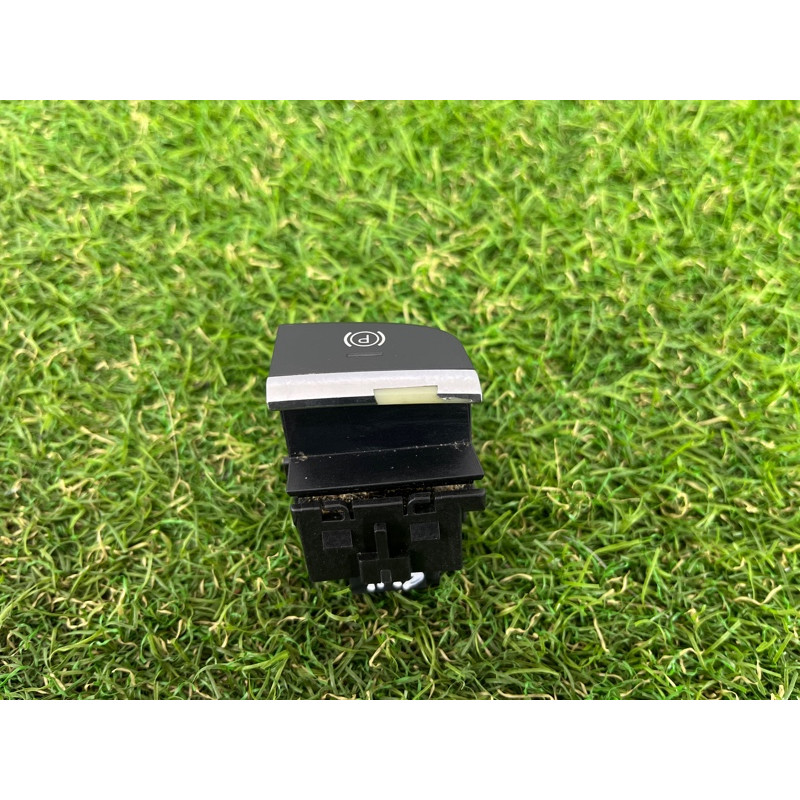 Кнопка стояночного тормоза (электрика / кнопки) AUDI A3 8V 2015 1.8 8V1927225A