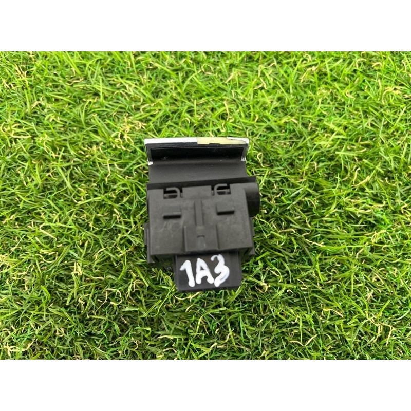 Кнопка стояночного тормоза (электрика / кнопки) AUDI A3 8V 2015 1.8 8V1927225A