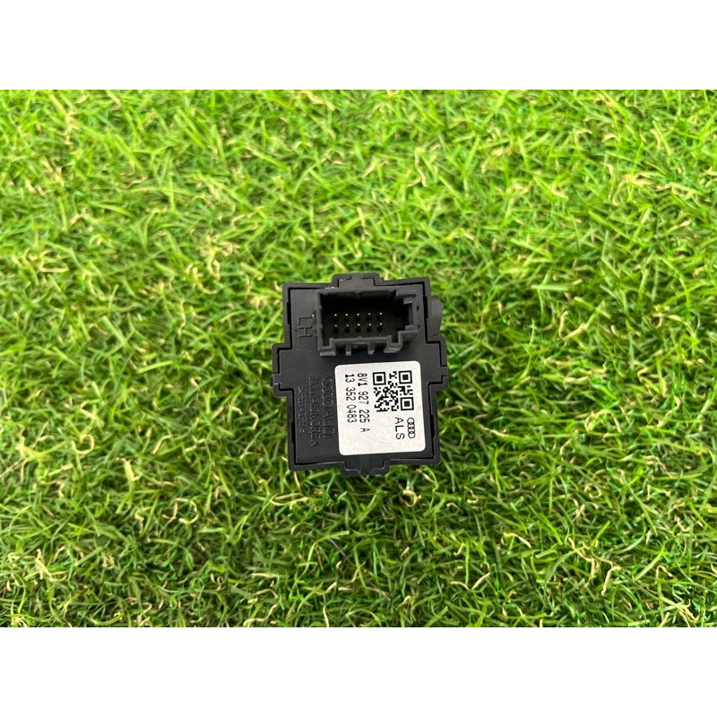 Кнопка стояночного тормоза (электрика / кнопки) AUDI A3 8V 2015 1.8 8V1927225A