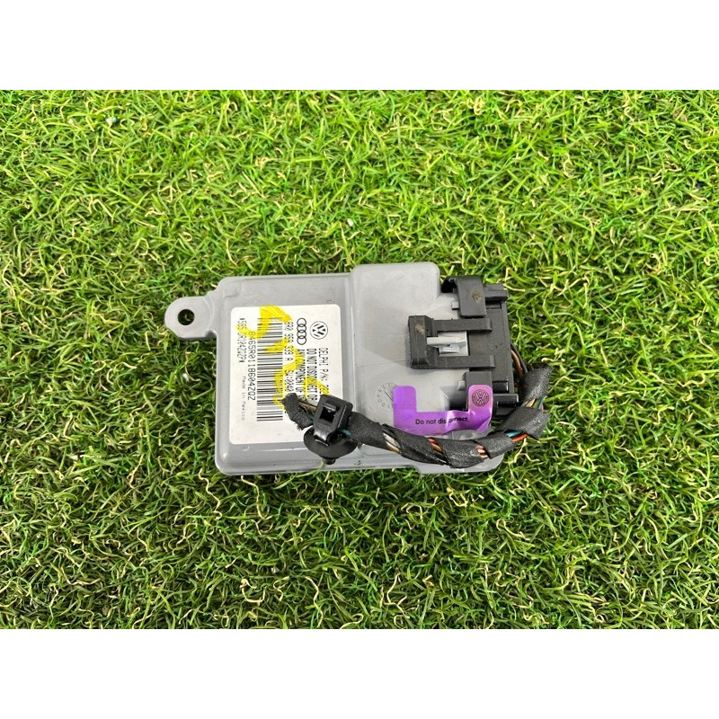 Датчик присутствия пассажира (электрика / датчики) AUDI Q5 8R 2012 3.2 CALB 8R0959339A