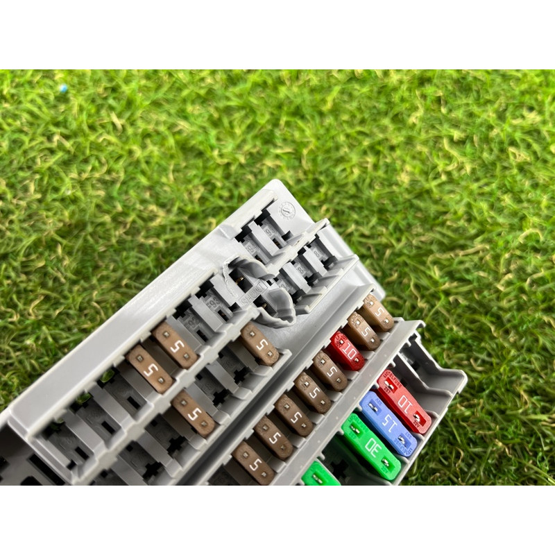 Блок предохранителей (электрика) BMW 5-series G30 2017 2.0 B46B20 61149350313