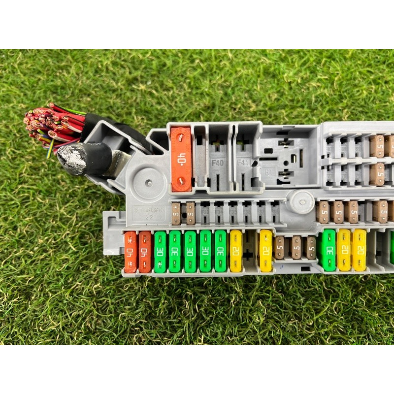 Блок предохранителей (электрика) BMW 5-series G30 2017 2.0 B46B20 61149350313