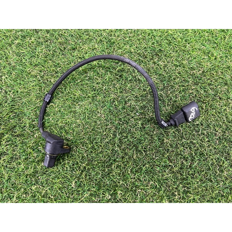 Датчик положения коленвала (электрика двигателя) Volkswagen Touareg NF 2012 3.6 03H906433