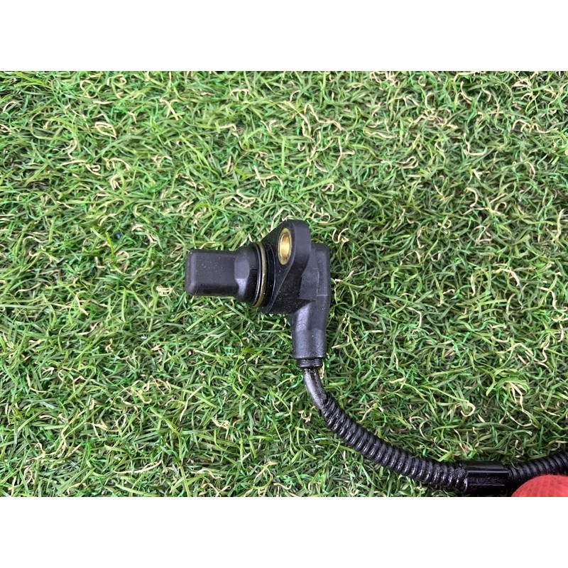 Датчик положения коленвала (электрика двигателя) Volkswagen Touareg NF 2012 3.6 03H906433