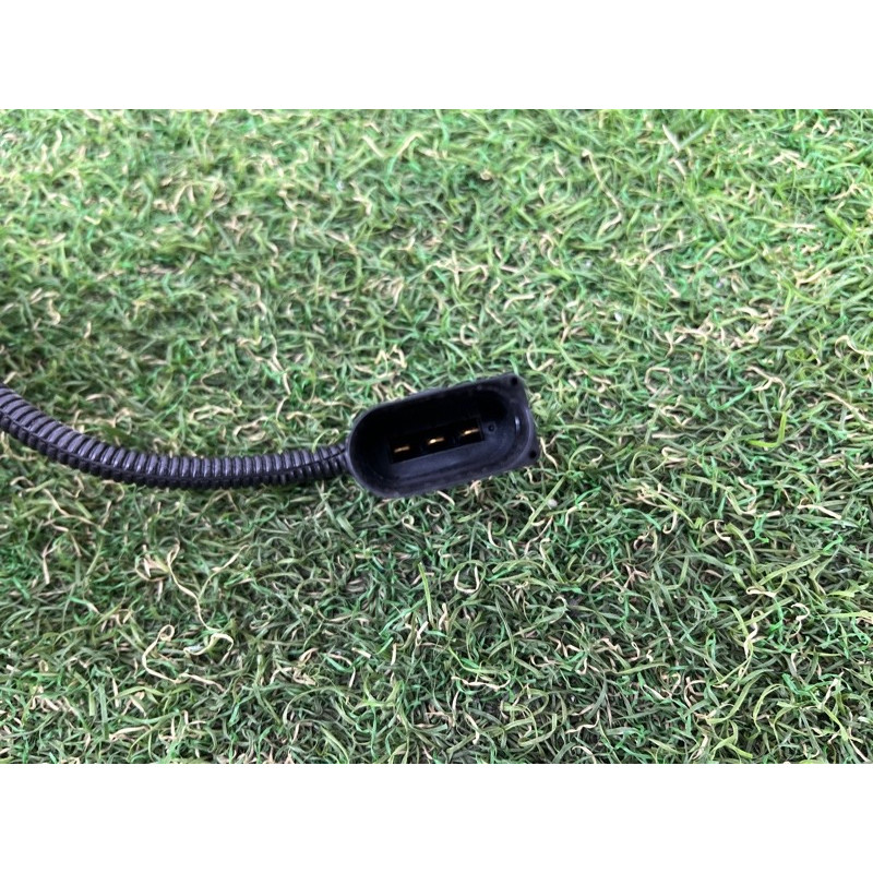 Датчик положения коленвала (электрика двигателя) Volkswagen Touareg NF 2012 3.6 03H906433