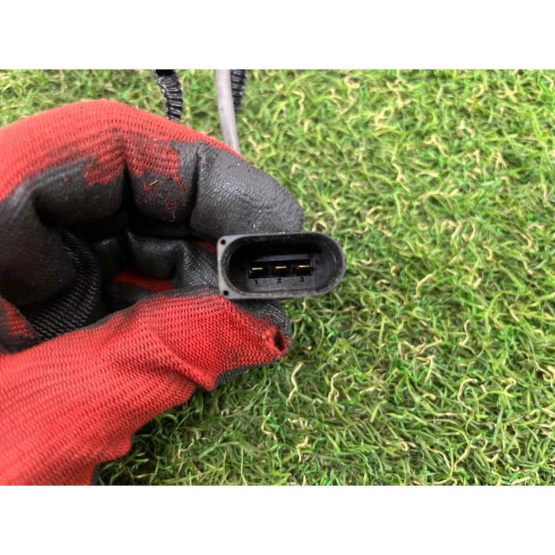 Датчик положения коленвала (электрика двигателя) Volkswagen Touareg NF 2011 3.6 03H906433