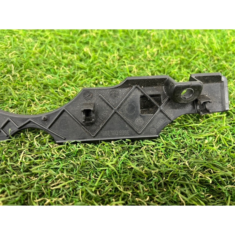 Декоративная крышка двигателя (двигатель и элементы) AUDI Q7 4L 2014 3.0 TFSi CTWB 06E103935E