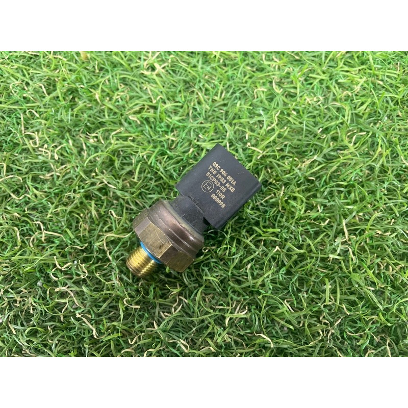 Датчик давления топлива (электрика / датчики) PORSCHE CAYENNE 958 2013 3.6 95860622100