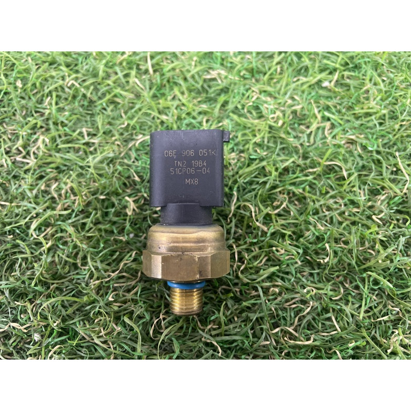 Датчик давления топлива (электрика / датчики) AUDI Q7 4L 2014 3.0 TFSi CTWB 06E906051K