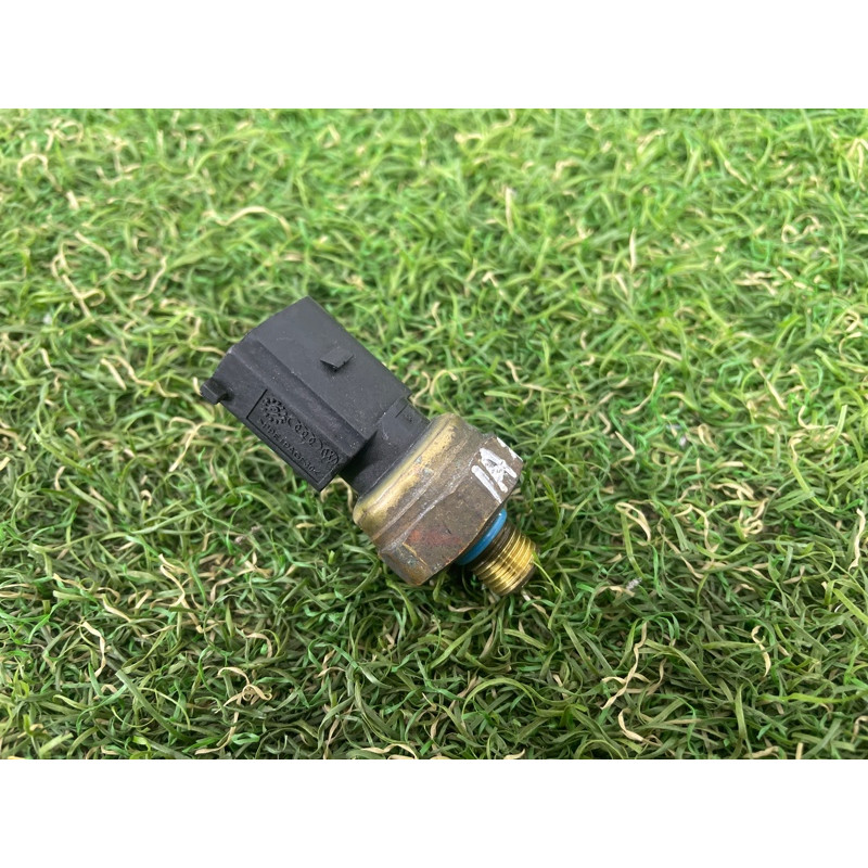 Датчик давления топлива (электрика / датчики) AUDI A7 4G 2013 3.0 CGXB 06E906051K