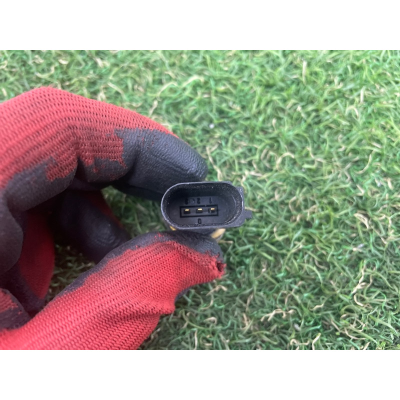 Датчик давления топлива (электрика / датчики) AUDI A7 4G 2013 3.0 CGXB 06E906051K