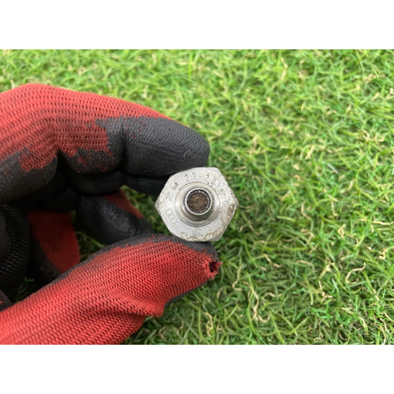 Датчик давления масла (электрика двигателя) AUDI Q7 4L 2014 3.0 TFSi CTWB 06E919081G