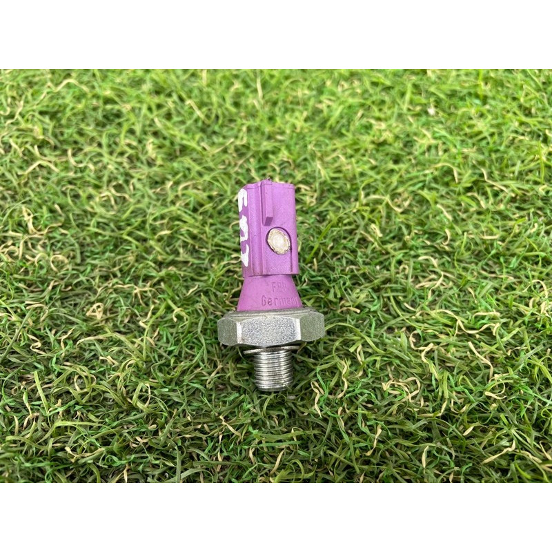 Датчик давления масла (электрика двигателя) AUDI Q7 4M 2017 3.0 TFSi CREC 06E919081F