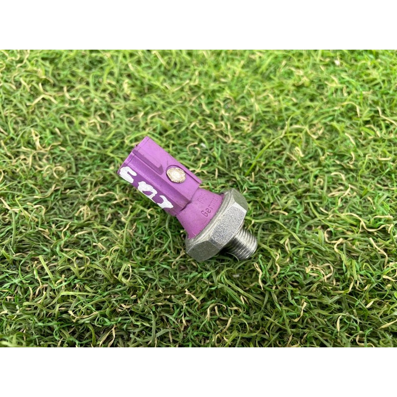 Датчик давления масла (электрика двигателя) AUDI Q7 4M 2017 3.0 TFSi CREC 06E919081F