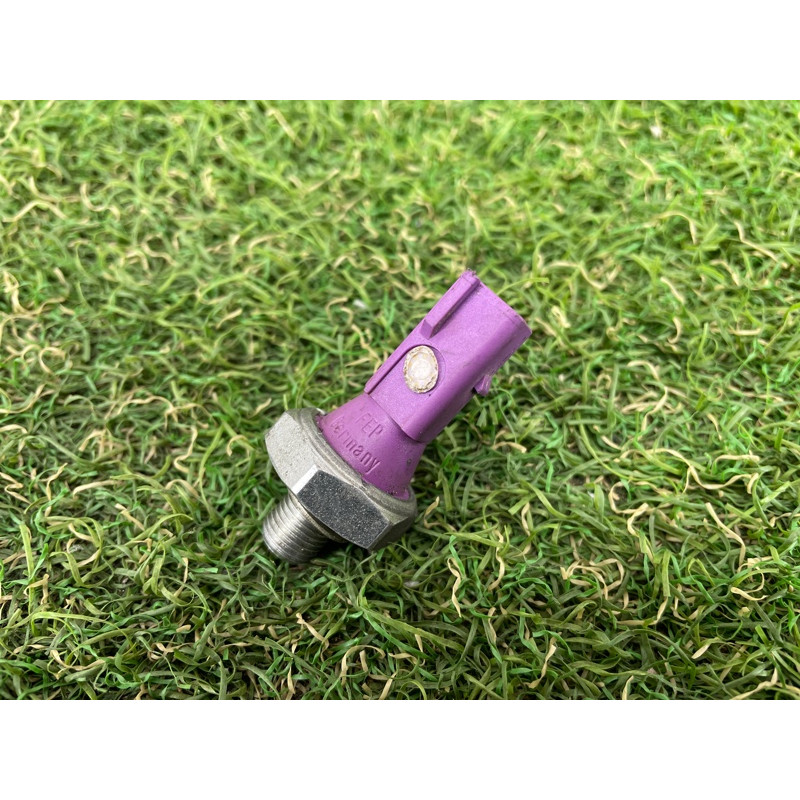 Датчик давления масла (электрика двигателя) AUDI Q7 4M 2017 3.0 TFSi CREC 06E919081F