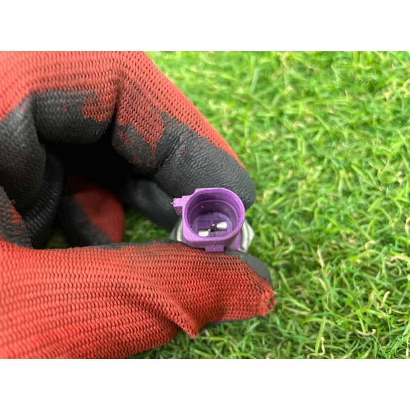 Датчик давления масла (электрика двигателя) AUDI Q7 4M 2017 3.0 TFSi CREC 06E919081F