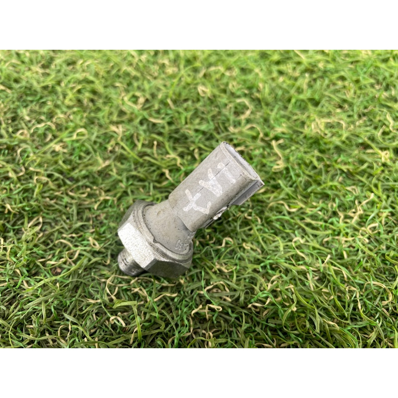 Датчик давления масла (электрика двигателя) AUDI A7 4G 2013 3.0 CGXB 038919081P