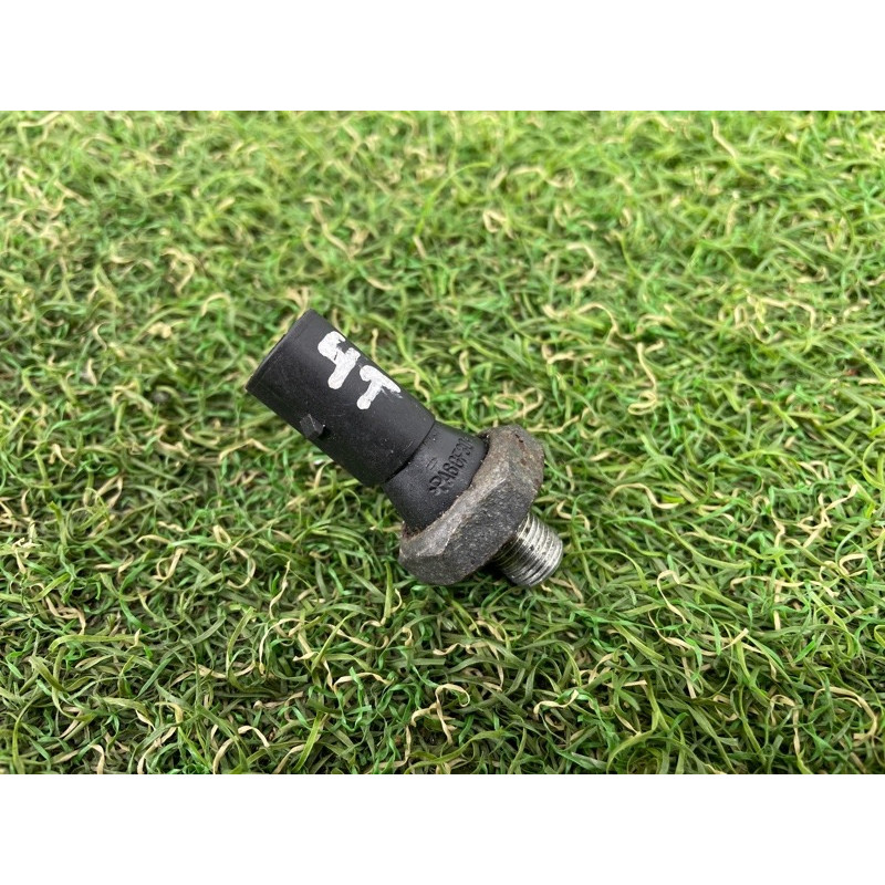 Датчик давления масла (электрика двигателя) Volkswagen Touareg NF 2011 3.6 079919081