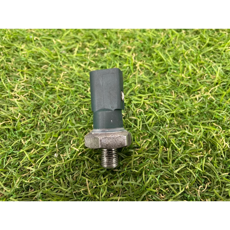 Датчик давления масла (электрика двигателя) Volkswagen Touareg NF 2012 3.0 059919081D