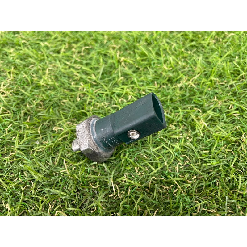 Датчик давления масла (электрика двигателя) Volkswagen Touareg NF 2012 3.0 059919081D