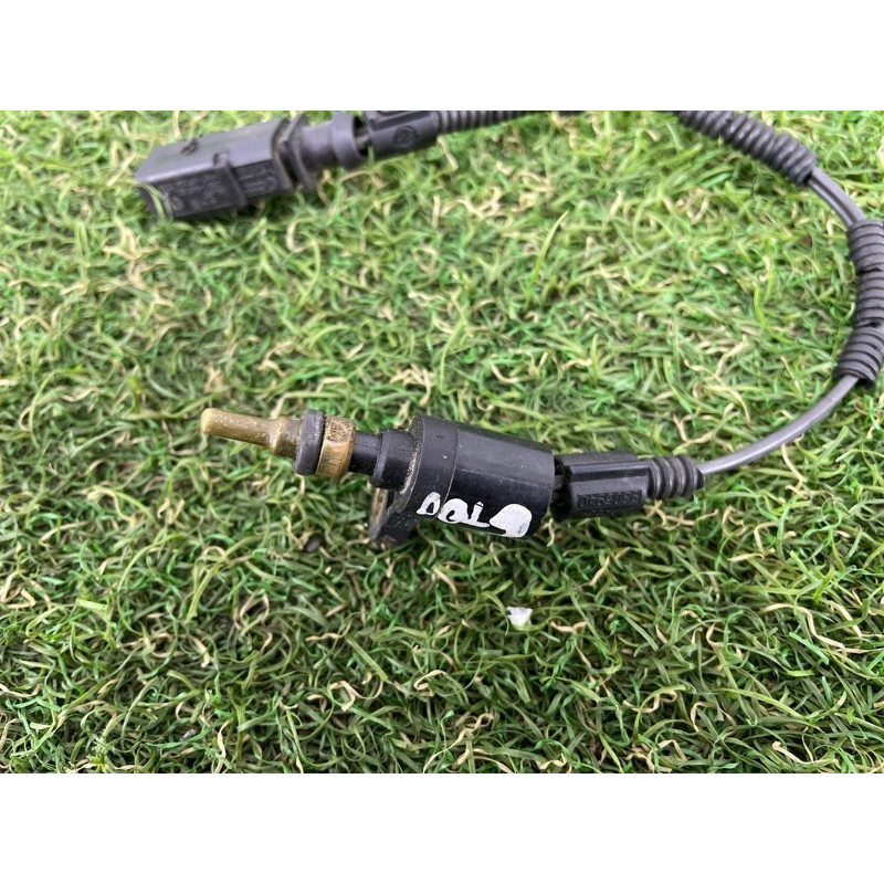 Датчик температуры охлаждающей жидкости (электрика / датчики) Volkswagen Touareg NF 2012 3.6 03H919501A