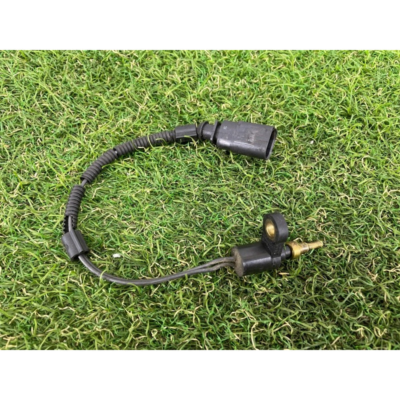 Датчик температуры охлаждающей жидкости (электрика / датчики) Volkswagen Touareg NF 2011 3.6 03H919501A