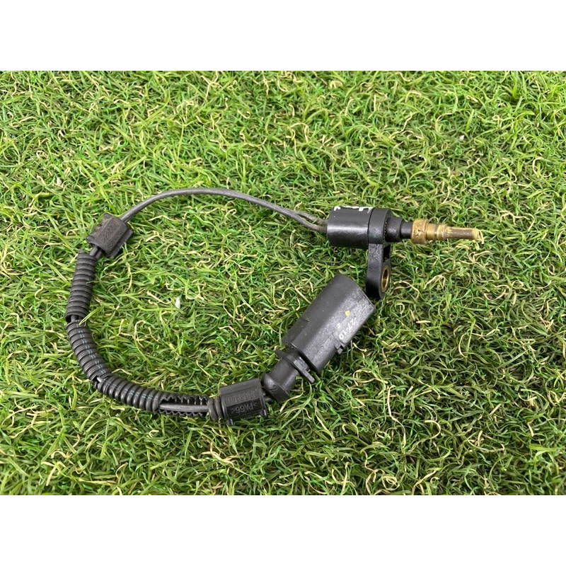 Датчик температуры охлаждающей жидкости (электрика / датчики) Volkswagen Touareg NF 2011 3.6 03H919501A