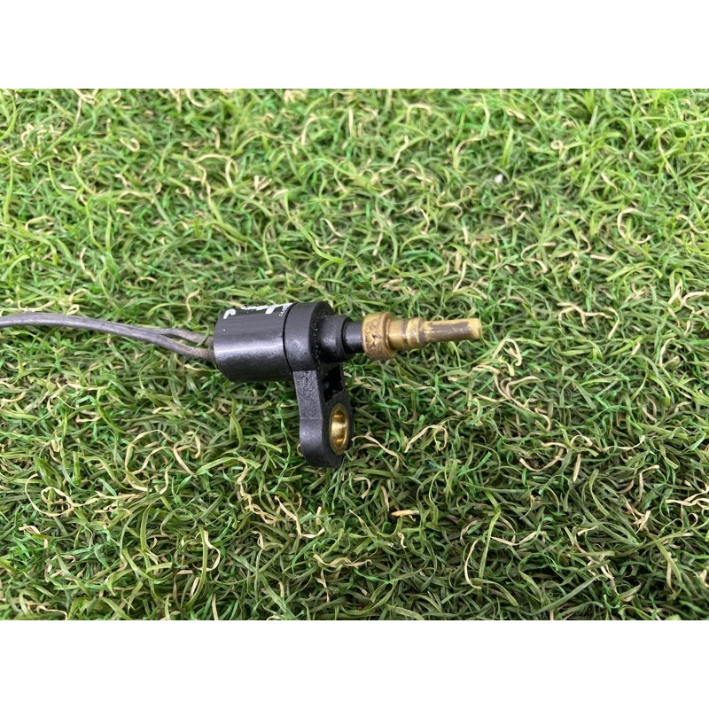 Датчик температуры охлаждающей жидкости (электрика / датчики) Volkswagen Touareg NF 2011 3.6 03H919501A