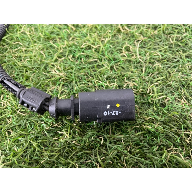 Датчик температуры охлаждающей жидкости (электрика / датчики) Volkswagen Touareg NF 2011 3.6 03H919501A