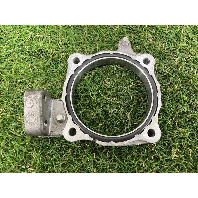 Адаптер дроссельной заслонки (кронштейны двигателя) AUDI Q7 4M 2017 3.0 TFSi CREC 06E145175J