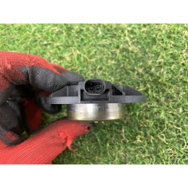 Клапан фазорегулятора (электрика двигателя) Volkswagen Passat B7 2016 1.8 06L109259A