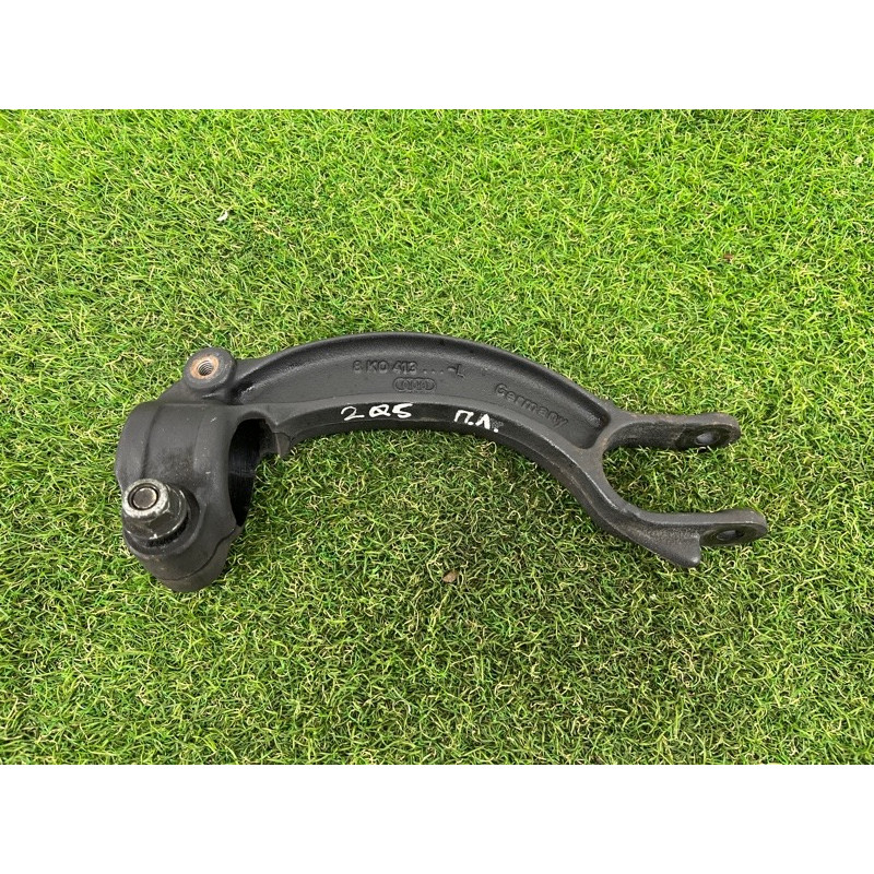 Вилка амортизатора (подвеска) AUDI Q5 8R 2012 3.2 CALB 8K0413037L