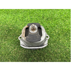 Подушка двигателя