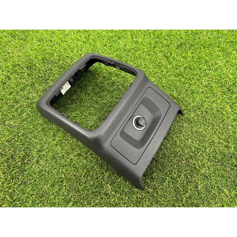 Накладка центральной консоли (салон) AUDI A4 B9 2017 2.0 8W08643766PS