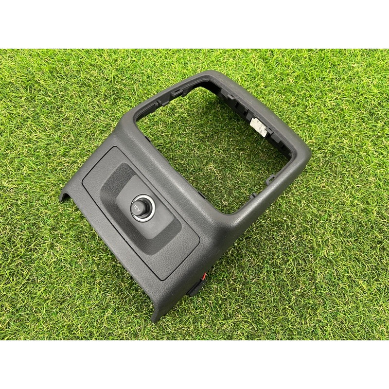 Накладка центральной консоли (салон) AUDI A4 B9 2017 2.0 8W08643766PS