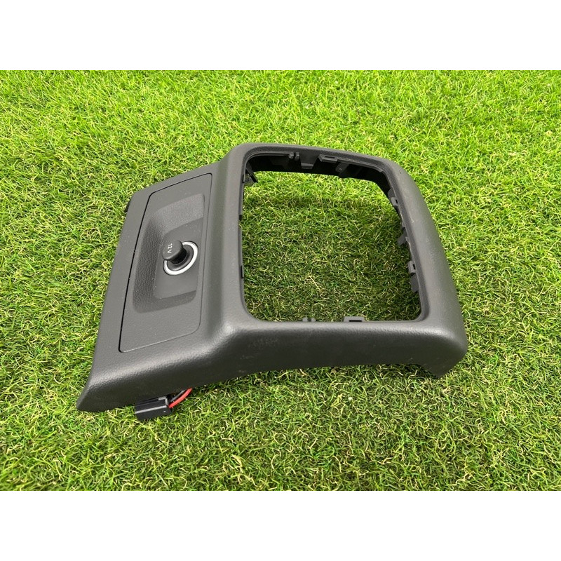 Накладка центральной консоли (салон) AUDI A4 B9 2017 2.0 8W08643766PS