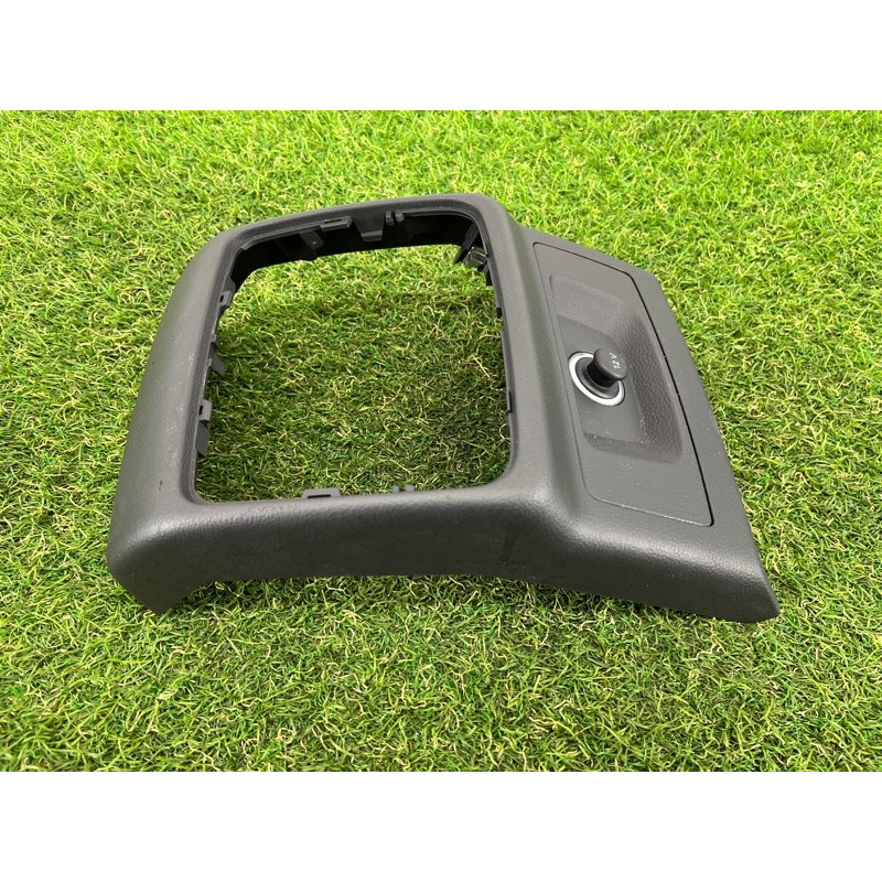 Накладка центральной консоли (салон) AUDI A4 B9 2017 2.0 8W08643766PS