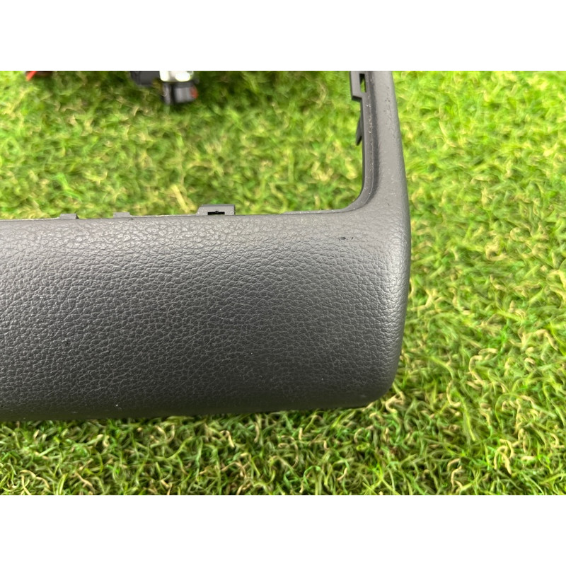 Накладка центральной консоли (салон) AUDI A4 B9 2017 2.0 8W08643766PS