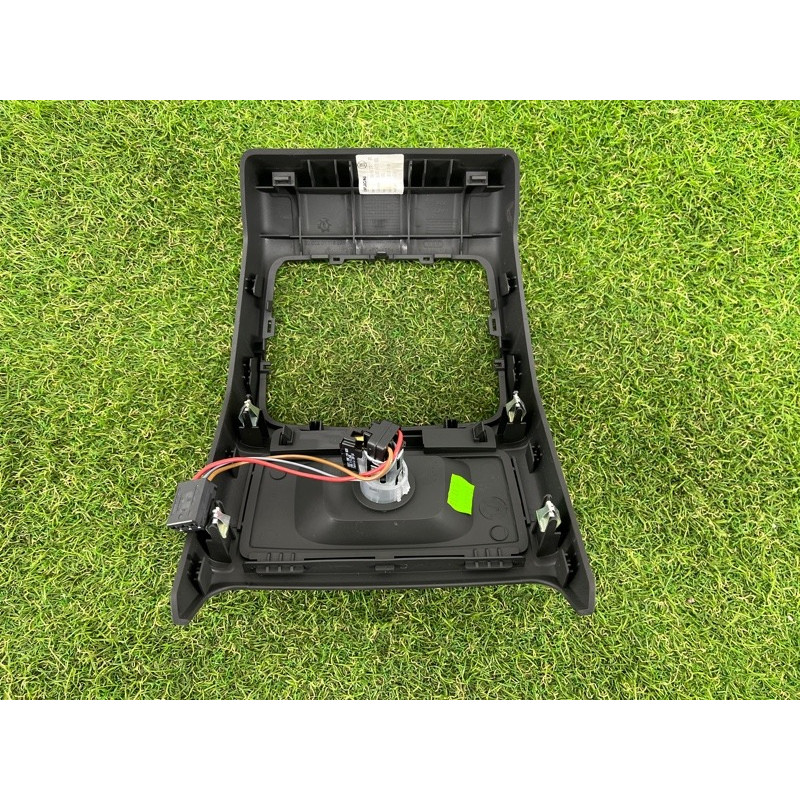 Накладка центральной консоли (салон) AUDI A4 B9 2017 2.0 8W08643766PS