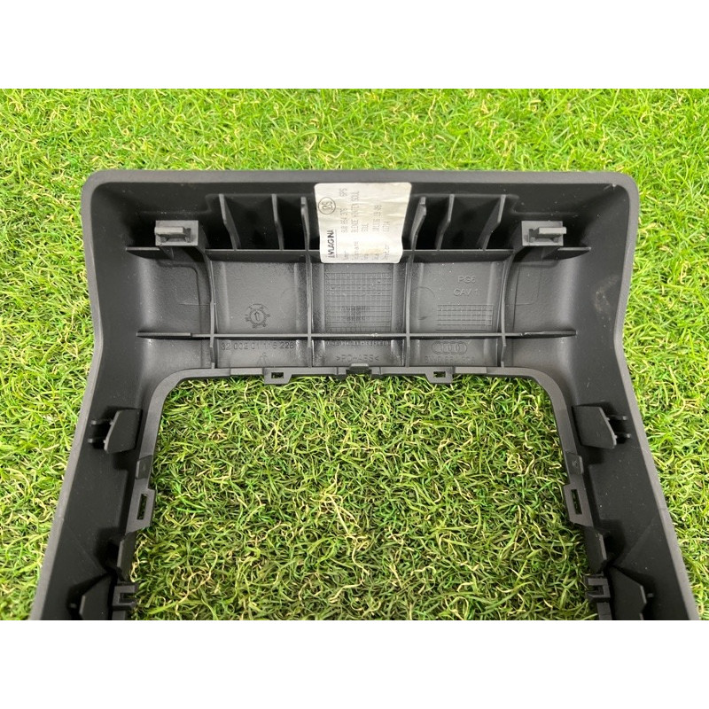 Накладка центральной консоли (салон) AUDI A4 B9 2017 2.0 8W08643766PS