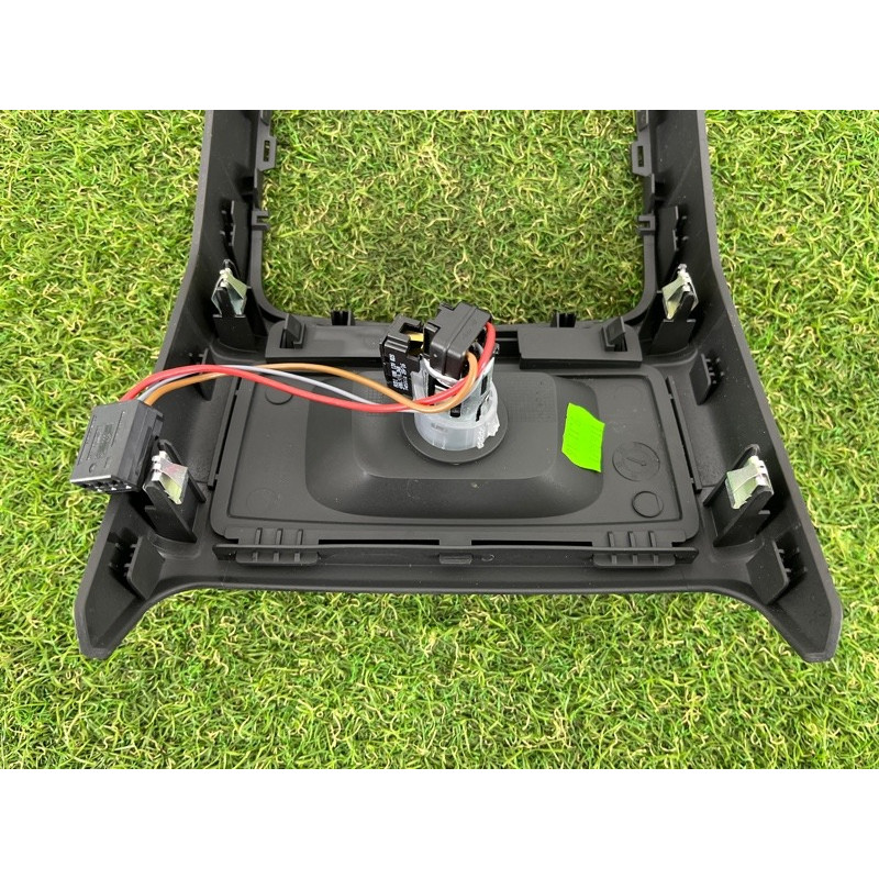 Накладка центральной консоли (салон) AUDI A4 B9 2017 2.0 8W08643766PS