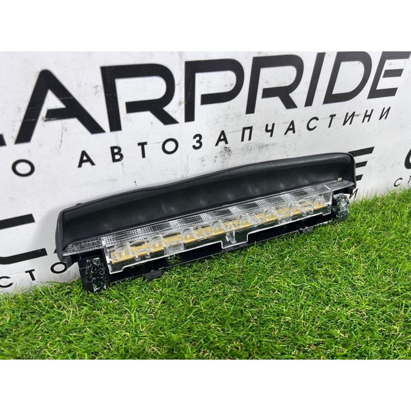 Повторитель стоп сигнала (оптика) BMW 2-series F22 2015 2.0 63257311541