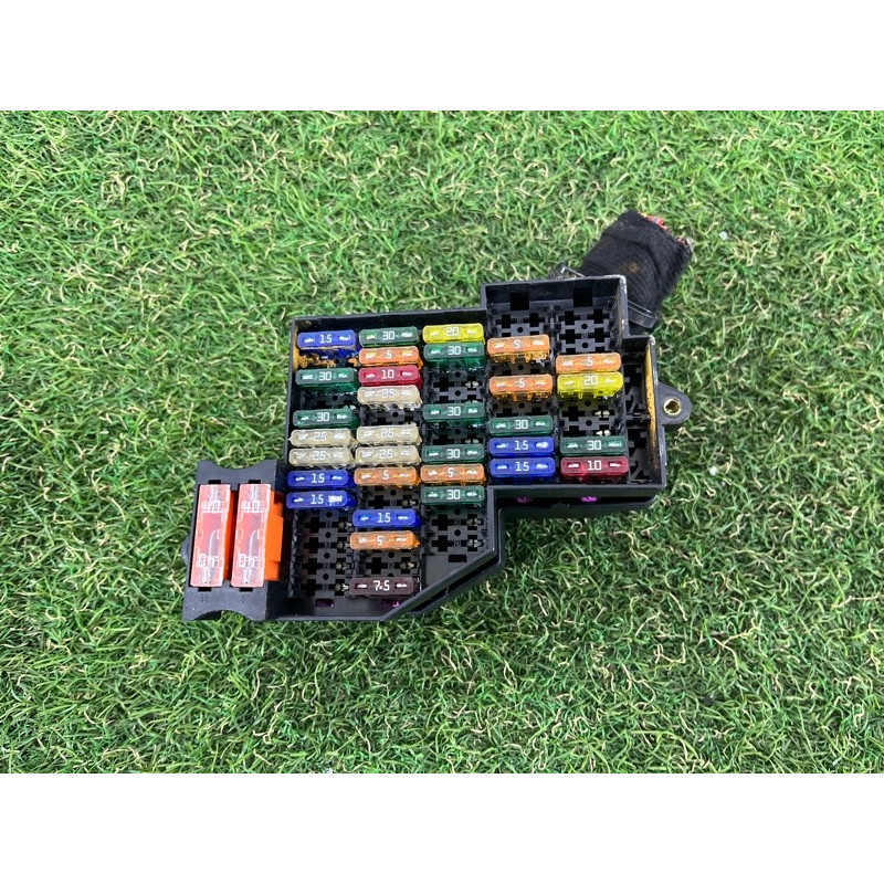 Блок предохранителей (электрика) Volkswagen Touareg FL 2015 3.6 7P0941824A