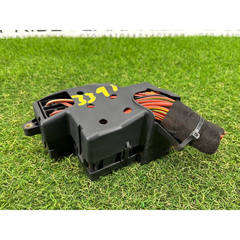 Блок предохранителей (электрика) Volkswagen Touareg FL 2015 3.6 7P0941824A