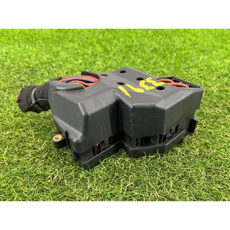 Блок предохранителей (электрика) Volkswagen Touareg FL 2015 3.6 7P0941824A