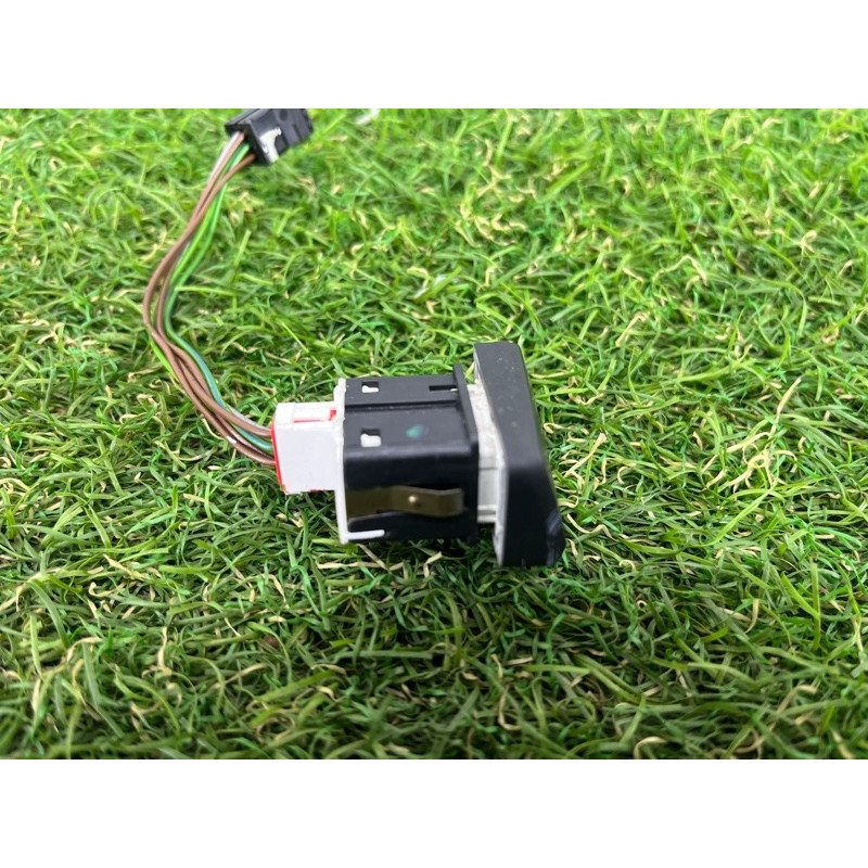 Кнопка подогрева руля (электрика / кнопки) Volkswagen Touareg FL 2015 3.6 7P6927121AWHS