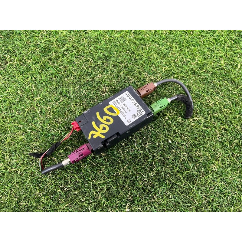 Блок управления usb интерфейсом (электрика / блок управления) Volkswagen Passat B7 2016 1.8 5G0035953C