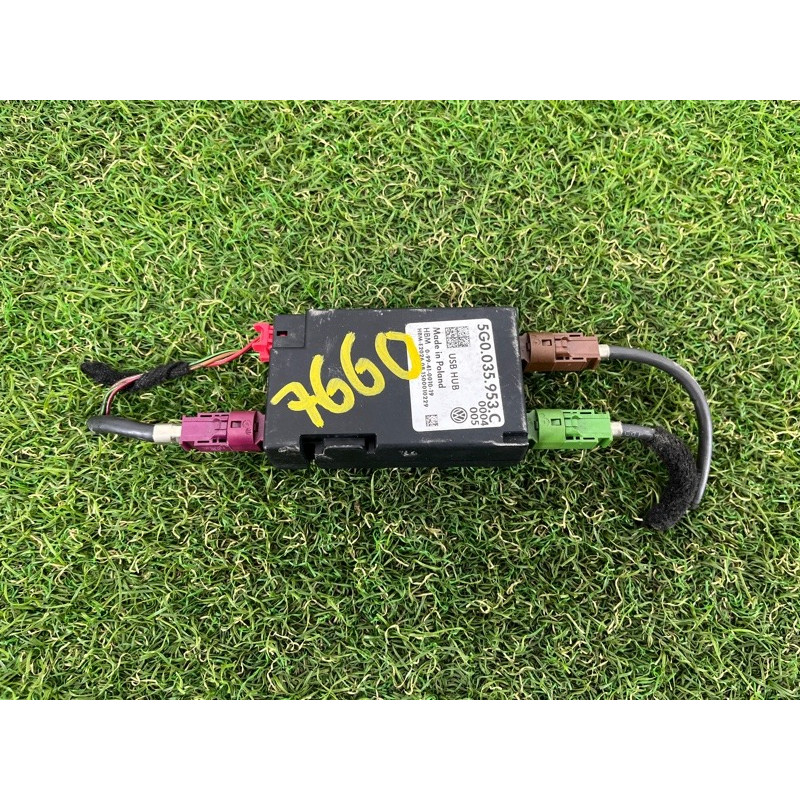 Блок управления usb интерфейсом (электрика / блок управления) Volkswagen Passat B7 2016 1.8 5G0035953C